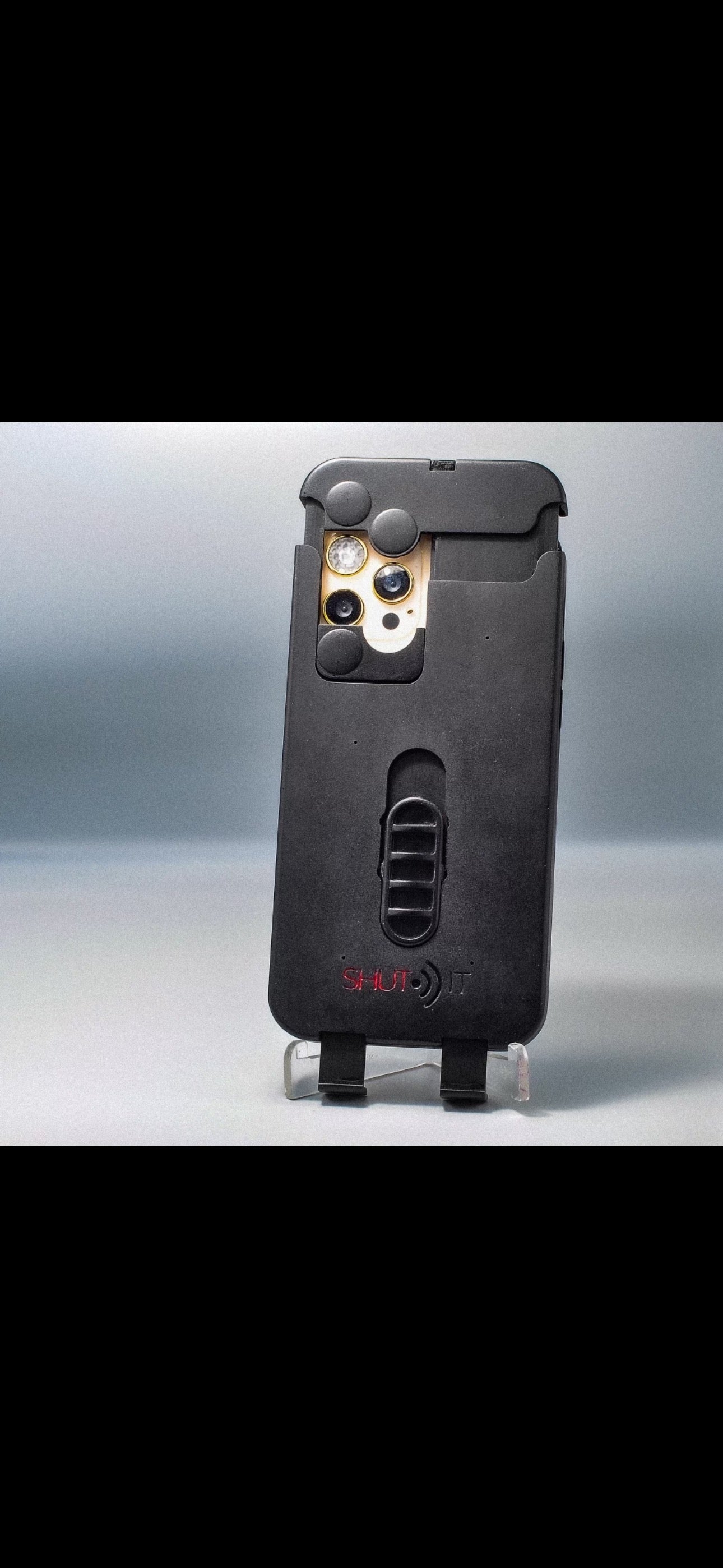 iPhone 12/12 Pro Privacy Case